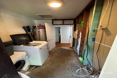 Property photo of 10 Cary Crescent Springfield NSW 2250