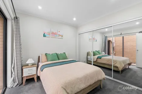 Property photo of 16 Gorman Drive Mill Park VIC 3082