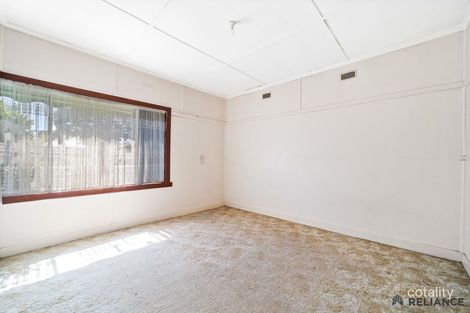 Property photo of 2 Toolern Street Melton South VIC 3338