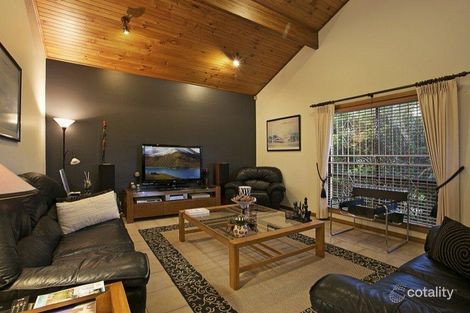 Property photo of 54 Hannah Street Mount Ommaney QLD 4074