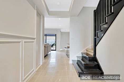 Property photo of 27 Beachside Crescent Point Cook VIC 3030