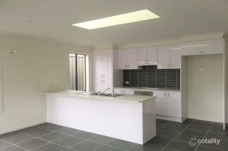 Property photo of 5 Mosset Lane Narre Warren South VIC 3805