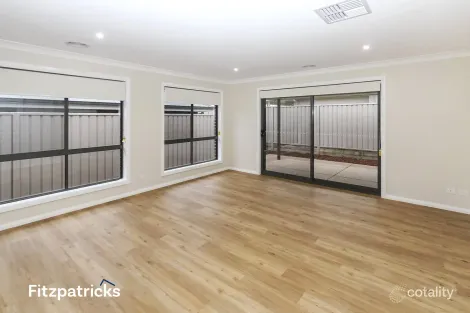 Property photo of 7 Opperman Street Boorooma NSW 2650