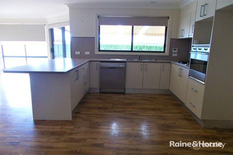 Property photo of 6 Mossgiel Close Parkes NSW 2870