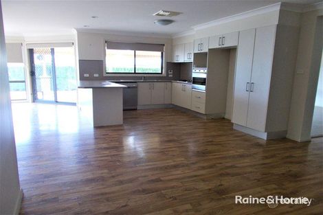 Property photo of 6 Mossgiel Close Parkes NSW 2870