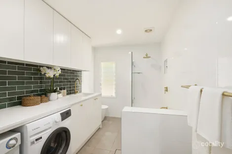 Property photo of 43 Gordon Street Manly Vale NSW 2093