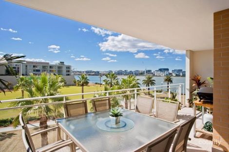Property photo of 445/2 The Crescent Wentworth Point NSW 2127