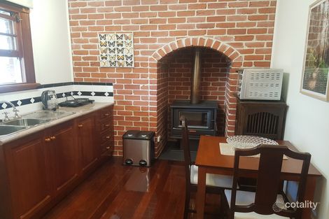 Property photo of 22 Hilltop Crescent Blue Mountain Heights QLD 4350
