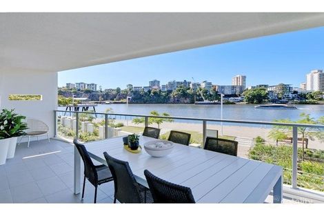 Property photo of 2204/25 Anderson Street Kangaroo Point QLD 4169