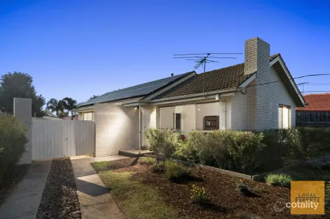 24 MORRIS ST, MELTON SOUTH, VIC 3338