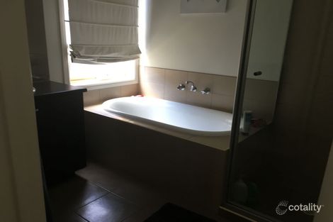 Property photo of 5 Strahan Close Berwick VIC 3806