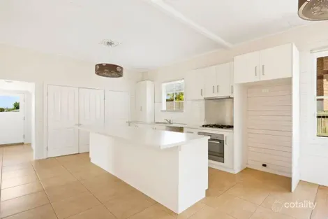 Property photo of 36 Anzac Avenue Newtown QLD 4350
