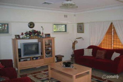 Property photo of 43 Larien Crescent Birrong NSW 2143