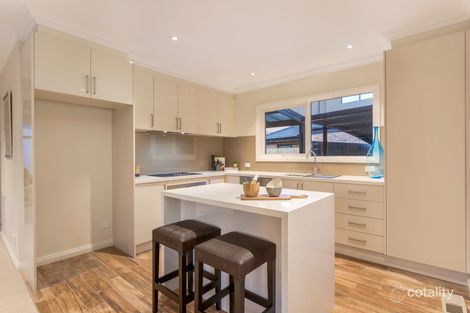 Property photo of 2 Banool Quadrant Doncaster East VIC 3109