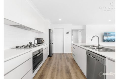 Property photo of 12 Flintwood Street Forest Hill NSW 2651