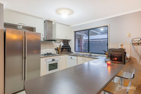 Property photo of 31 Taplan Crescent Cranbourne West VIC 3977