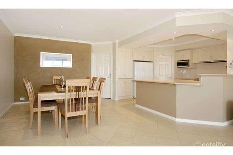 Property photo of 26 Hibbertia Follow Halls Head WA 6210