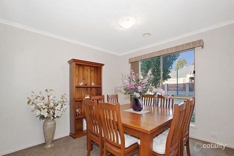 Property photo of 11 Minak Close Narre Warren South VIC 3805
