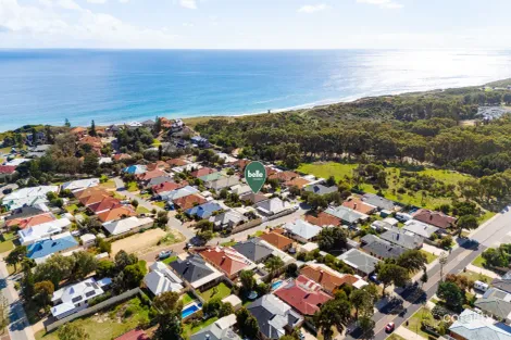 23 Paradise Cct, Halls Head, WA 6210