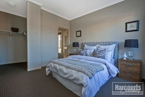 Property photo of 5 Edgeware Close Pakenham VIC 3810