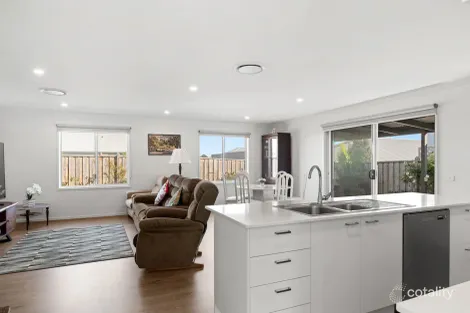 Property photo of 17 Firetail Grove Cowes VIC 3922