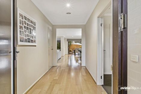 Property photo of 8 Middleton Grove Berwick VIC 3806
