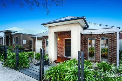 Property photo of 5 Ridgegreen View Caroline Springs VIC 3023