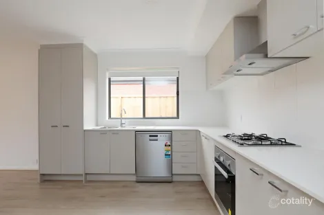 16 Castle Rd, Thornhill Park, VIC 3335