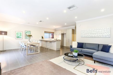 Property photo of 5 Ridgegreen View Caroline Springs VIC 3023