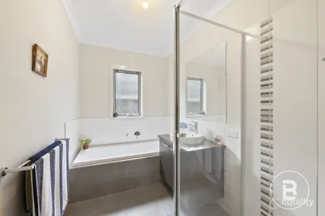 Property photo of 9 Monash Place Canadian VIC 3350