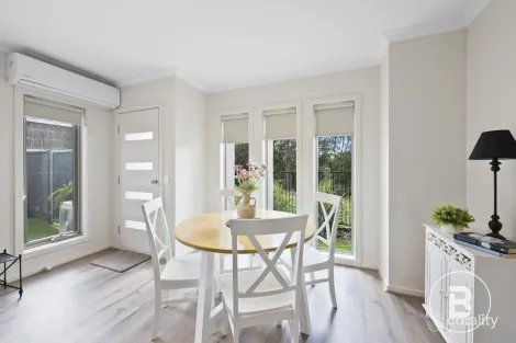 Property photo of 9 Monash Place Canadian VIC 3350