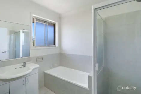 Property photo of 11/2 Brown Street Labrador QLD 4215