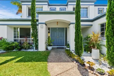 4 Gilcrest Ct, Molendinar, QLD 4214