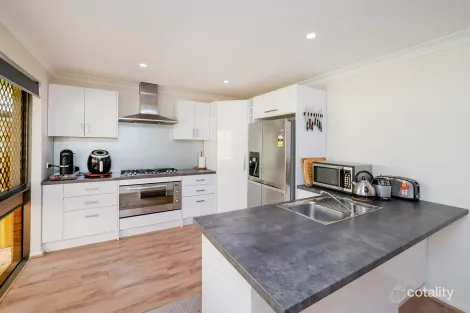 2/11 Miller Pl, Booragoon, WA 6154