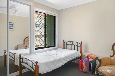 Property photo of 42 Dartmouth Close Clinton QLD 4680