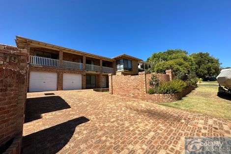 Property photo of 19 Maynard Way Karrinyup WA 6018