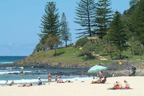 Property photo of 10 Dabchick Drive Burleigh Waters QLD 4220