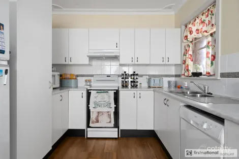 51 Macquarie St, West Bathurst, NSW 2795