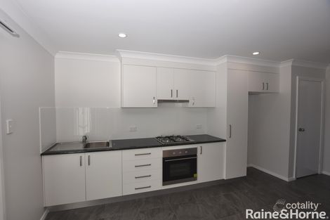 Property photo of 11 Myrtle Close Orange NSW 2800