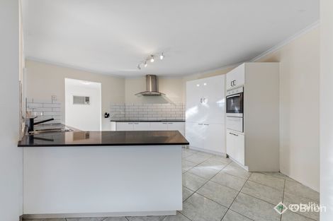 Property photo of 10 Cyprus Place Pakenham VIC 3810