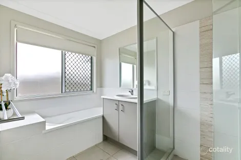 Property photo of 37 Kepplegrove Drive Sippy Downs QLD 4556