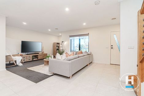 Property photo of 17 Orlando Drive Roxburgh Park VIC 3064