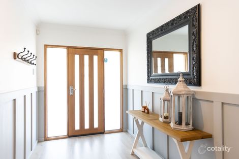 Property photo of 22 Pandanus Circuit Bolwarra NSW 2320