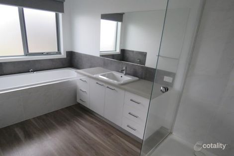 Property photo of 4 Salisbury Crescent Traralgon VIC 3844