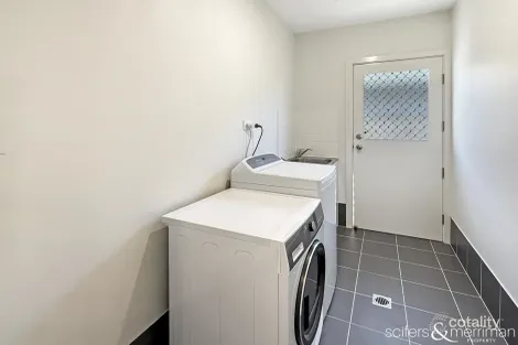 Property photo of 18 Portmarnock Close Medowie NSW 2318