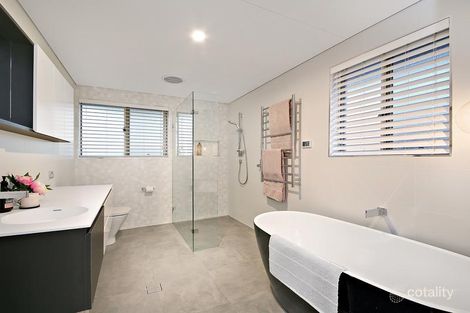 Property photo of 15 Mirbelia Court Voyager Point NSW 2172