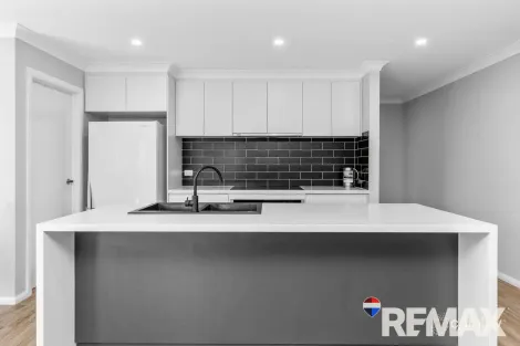 Property photo of 6 Hilton Place Junee NSW 2663