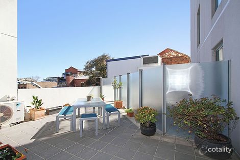 Property photo of 4/118 Dudley Street West Melbourne VIC 3003