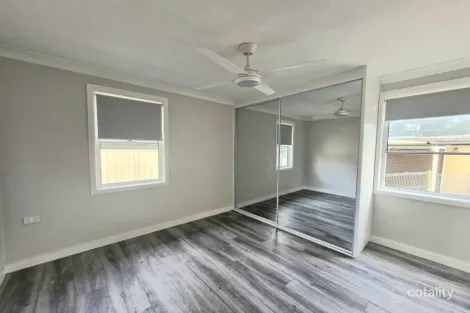 Property photo of 12 Wangaroa Crescent Lethbridge Park NSW 2770