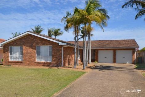 17 Newport Cres, Port Macquarie, NSW 2444